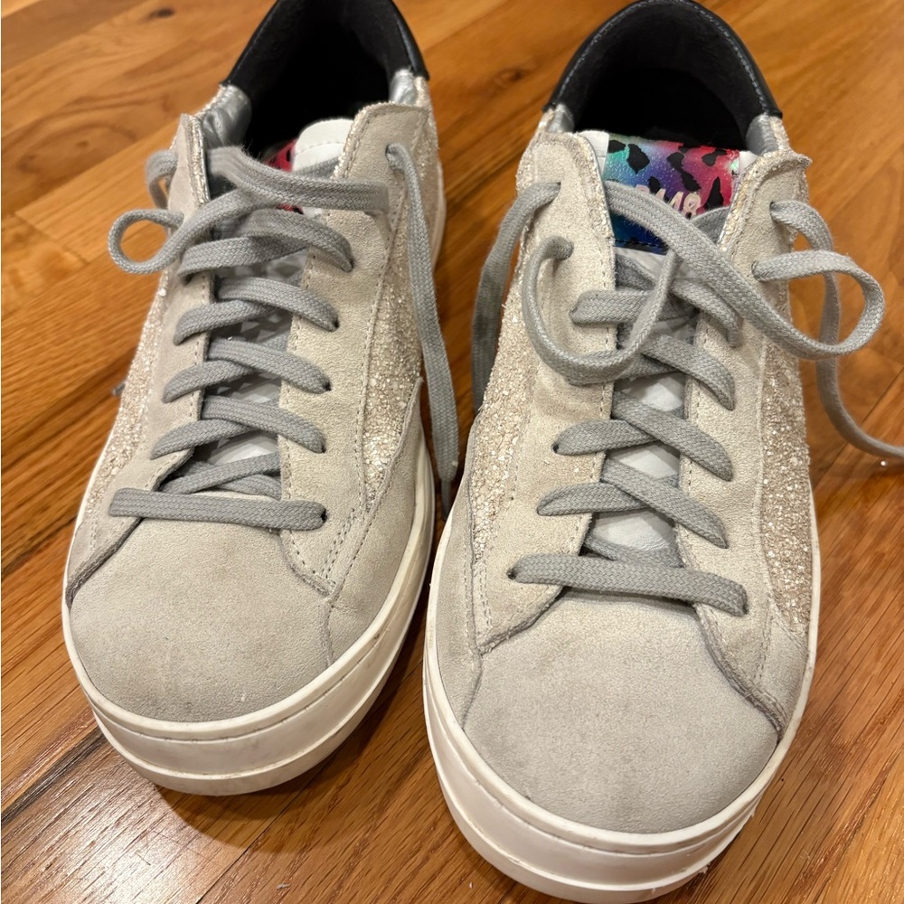 P448 Gray Sparkle ✨ Sneakers Classic Low-Top Design
